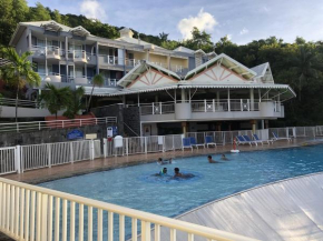Studio Harmony-Résidence hôtelière -piscine à débordement-toboggan- superbe vue sur mer-100m de la plage